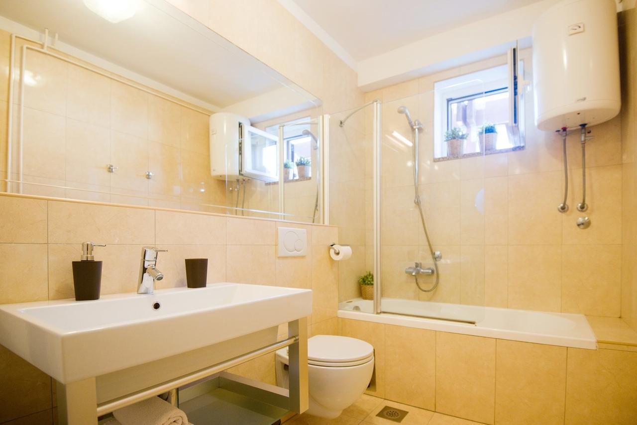Apartments Sandra Porec Ngoại thất bức ảnh